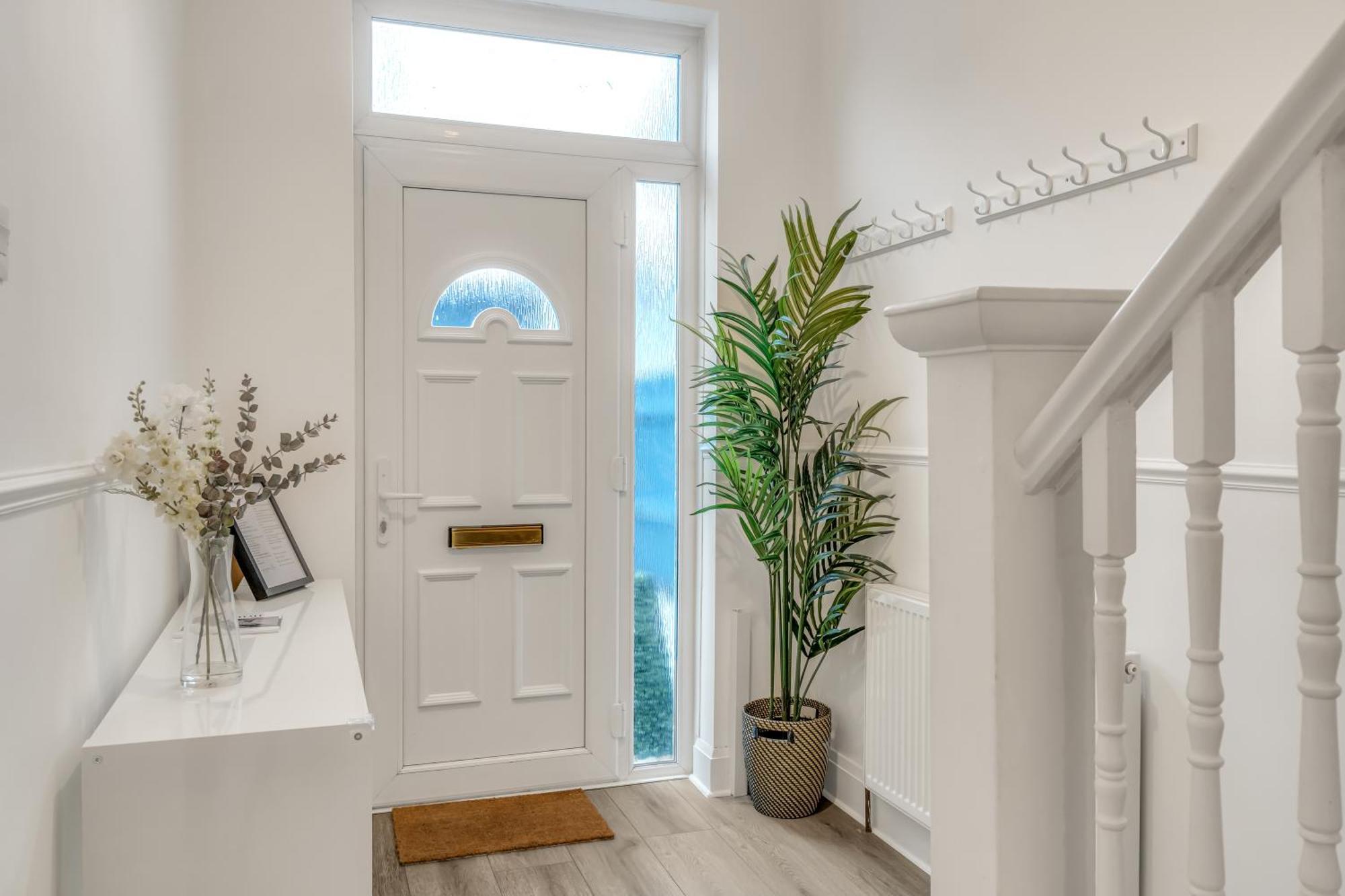 Park House - Near Eateries, Micro Brewery, Pubs, Beauty Salons And Boutique Shops, Argyle, Games Room, Free Netflix, In The Heart Of - Dogs Welcome - Hosted By Absolute