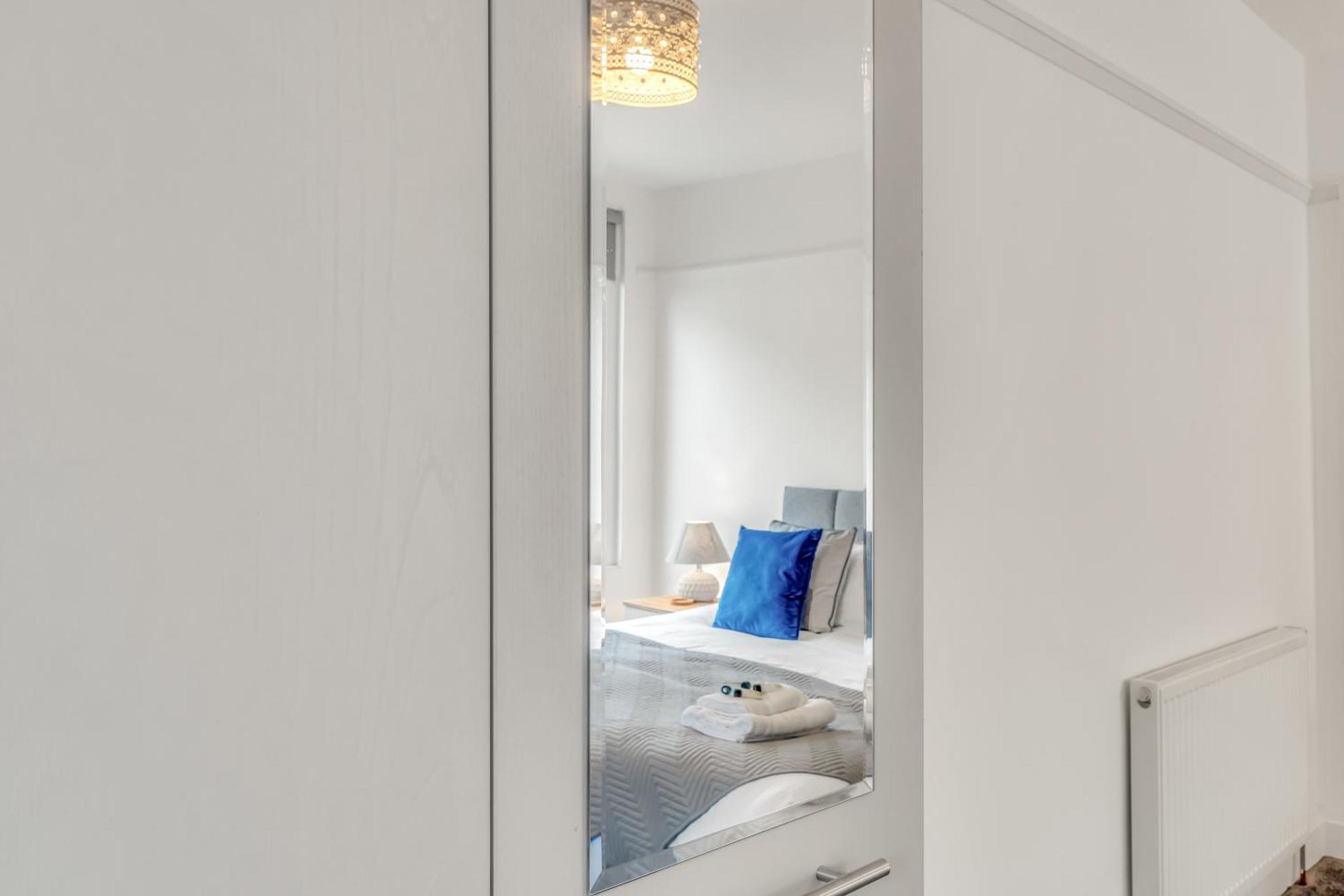 Park House - Near Eateries, Micro Brewery, Pubs, Beauty Salons And Boutique Shops, Argyle, Games Room, Free Netflix, In The Heart Of - Dogs Welcome - Hosted By Absolute *