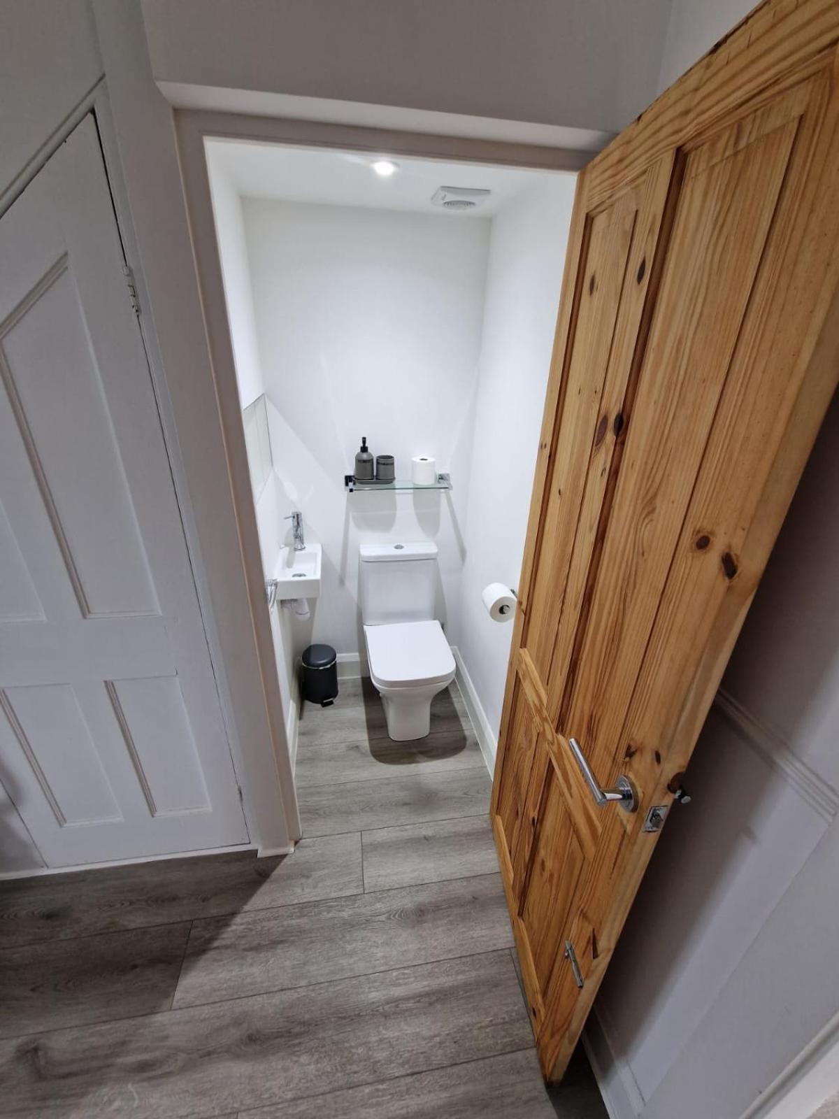 Park House - Near Eateries, Micro Brewery, Pubs, Beauty Salons And Boutique Shops, Argyle, Games Room, Free Netflix, In The Heart Of - Dogs Welcome - Hosted By Absolute Holiday home *