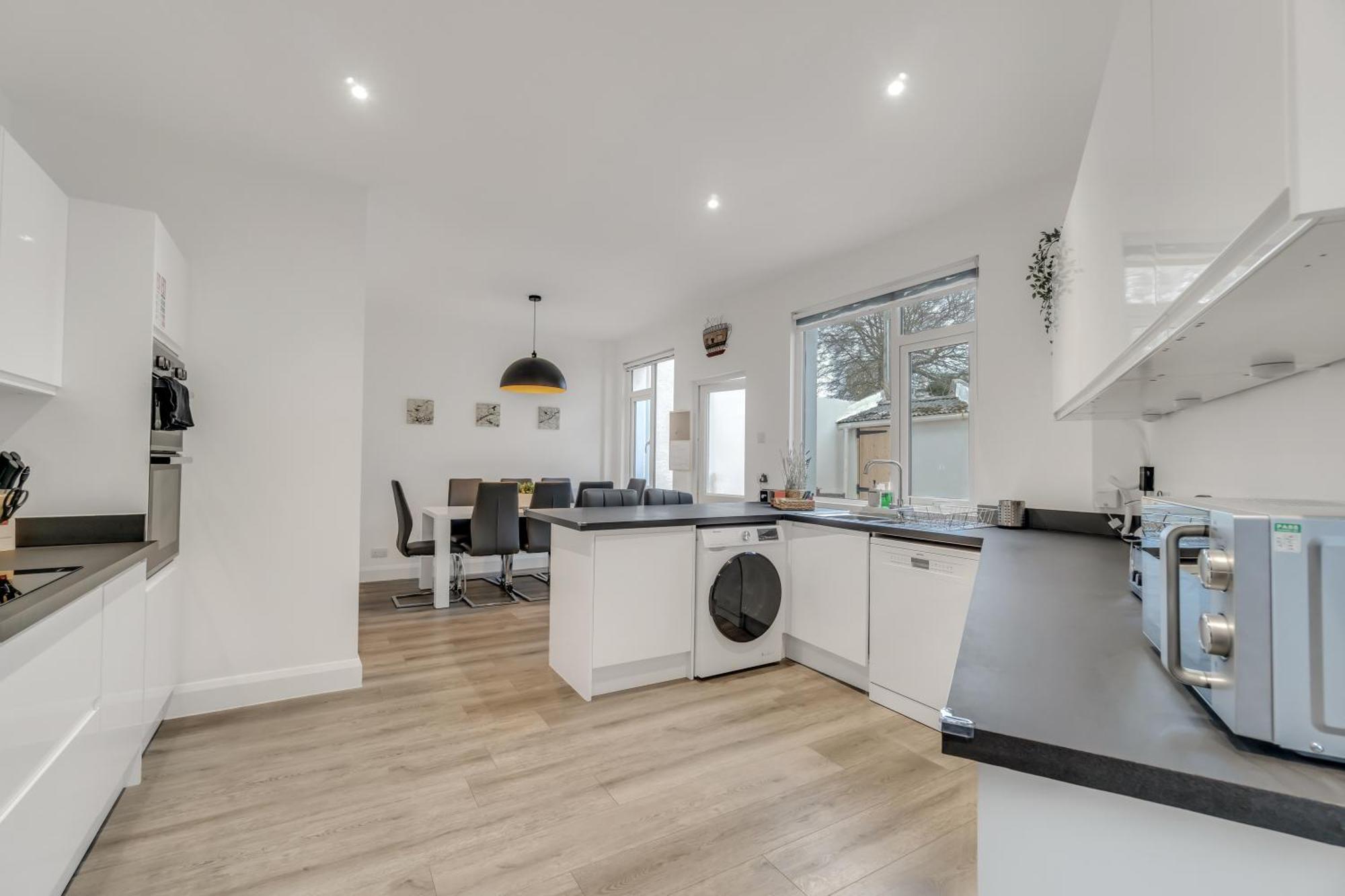 Park House - Near Eateries, Micro Brewery, Pubs, Beauty Salons And Boutique Shops, Argyle, Games Room, Free Netflix, In The Heart Of - Dogs Welcome - Hosted By Absolute Holiday home Plymouth