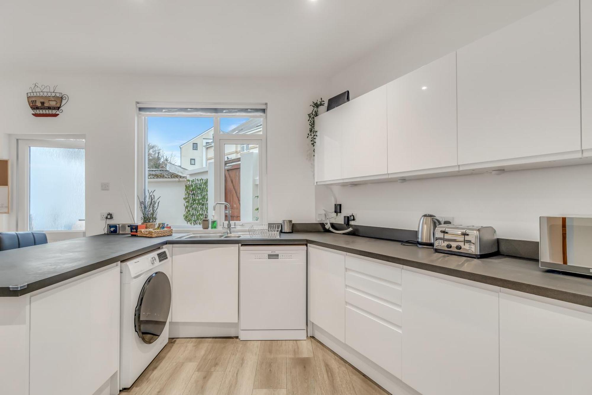 Park House - Near Eateries, Micro Brewery, Pubs, Beauty Salons And Boutique Shops, Argyle, Games Room, Free Netflix, In The Heart Of - Dogs Welcome - Hosted By Absolute Holiday home