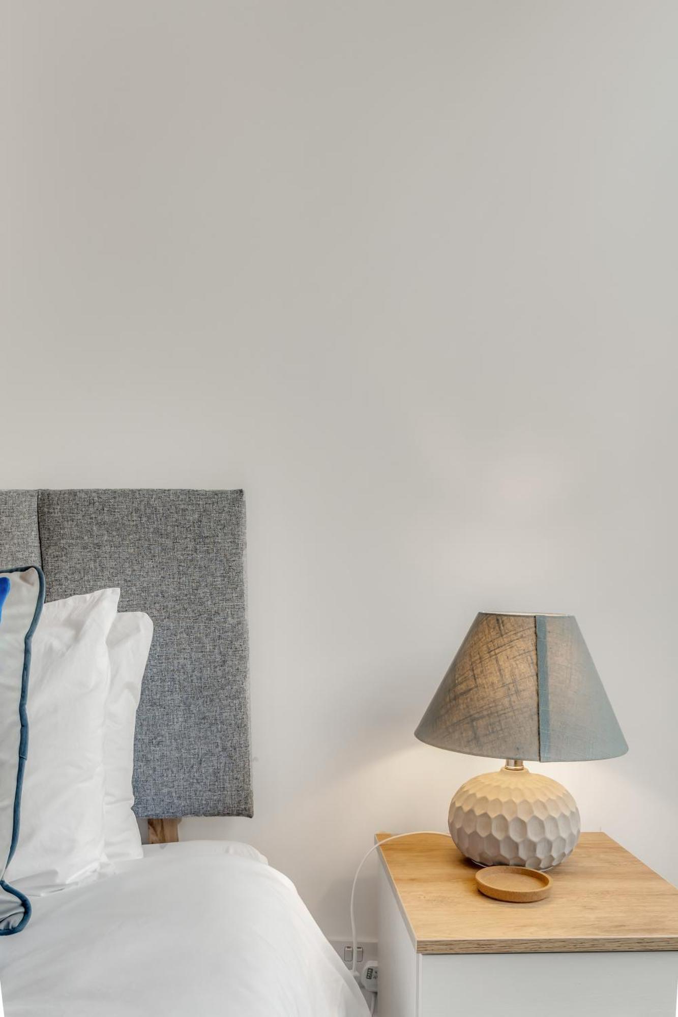 Holiday home Park House - Near Eateries, Micro Brewery, Pubs, Beauty Salons And Boutique Shops, Argyle, Games Room, Free Netflix, In The Heart Of - Dogs Welcome - Hosted By Absolute Plymouth